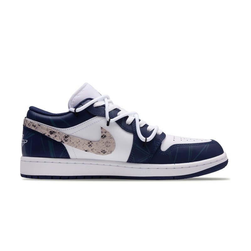 Custom Jordan Shoes White Blue Iris Mamba - Image 2